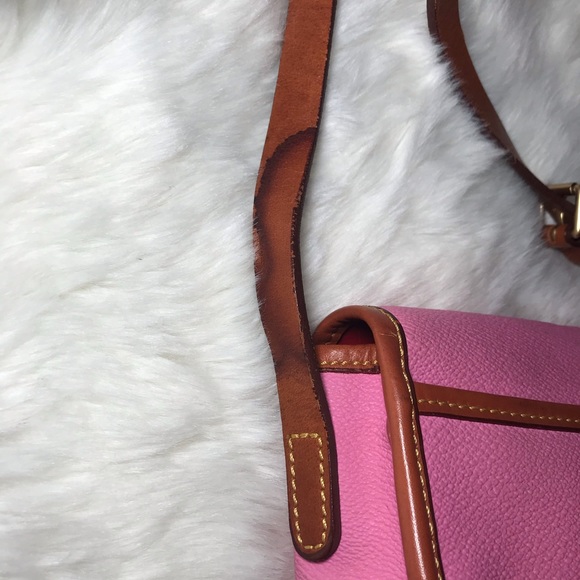 Dooney & Bourke pink mini crossbody bag - Picture 3 of 8